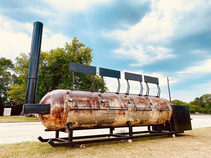 This Central Texas Company Welds Smokers for Texas Pitmasters